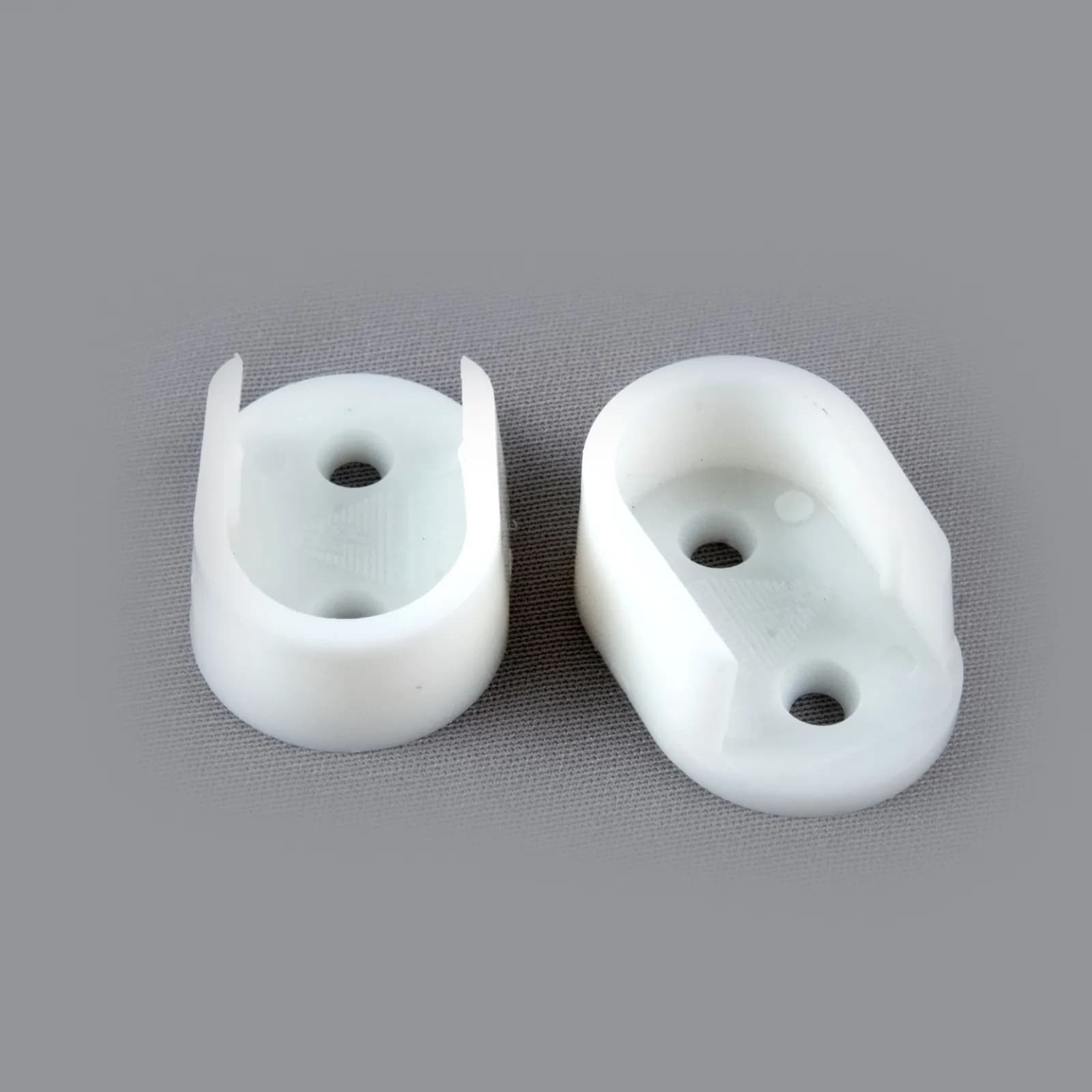 PP FA01W Wardrobe Rail Bracket (Oval) White (1000 Pcs)